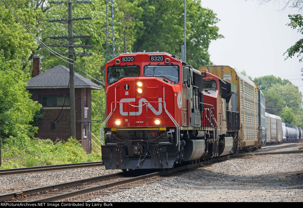 CN northbound at Holly